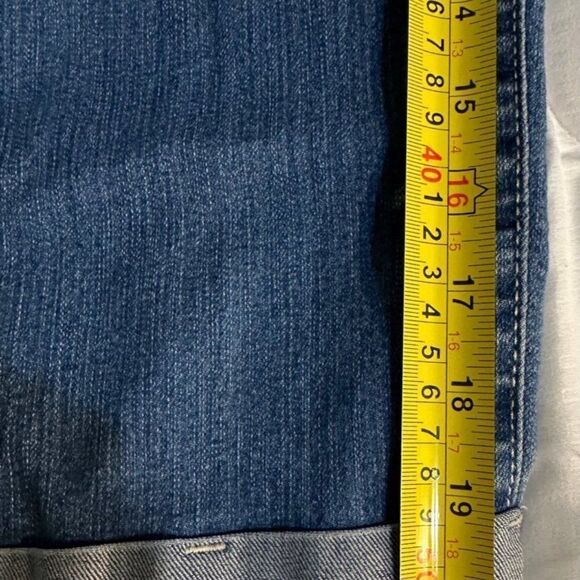 NYDJ Jeans Size 8 Capri 20 Inch Inseam - Picture 7 of 13